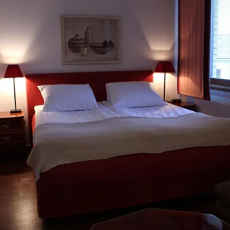 Western Apollo Hotel 3*