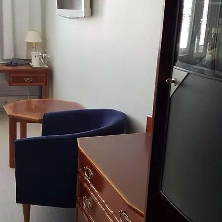Western Apollo Hotel 3*