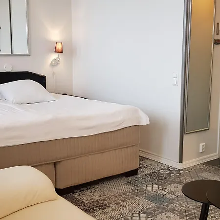 Western Apollo Отель 3*